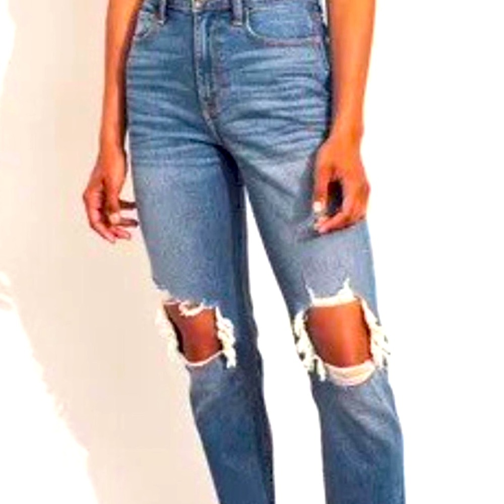Hollister ultra high rise mom jean 00R 23W 27L distressed